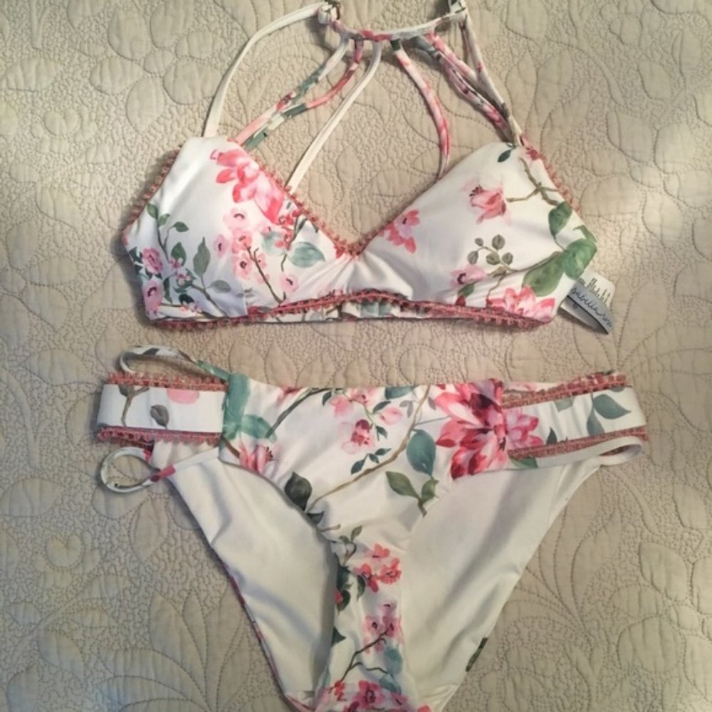 Isabella Rose bikini